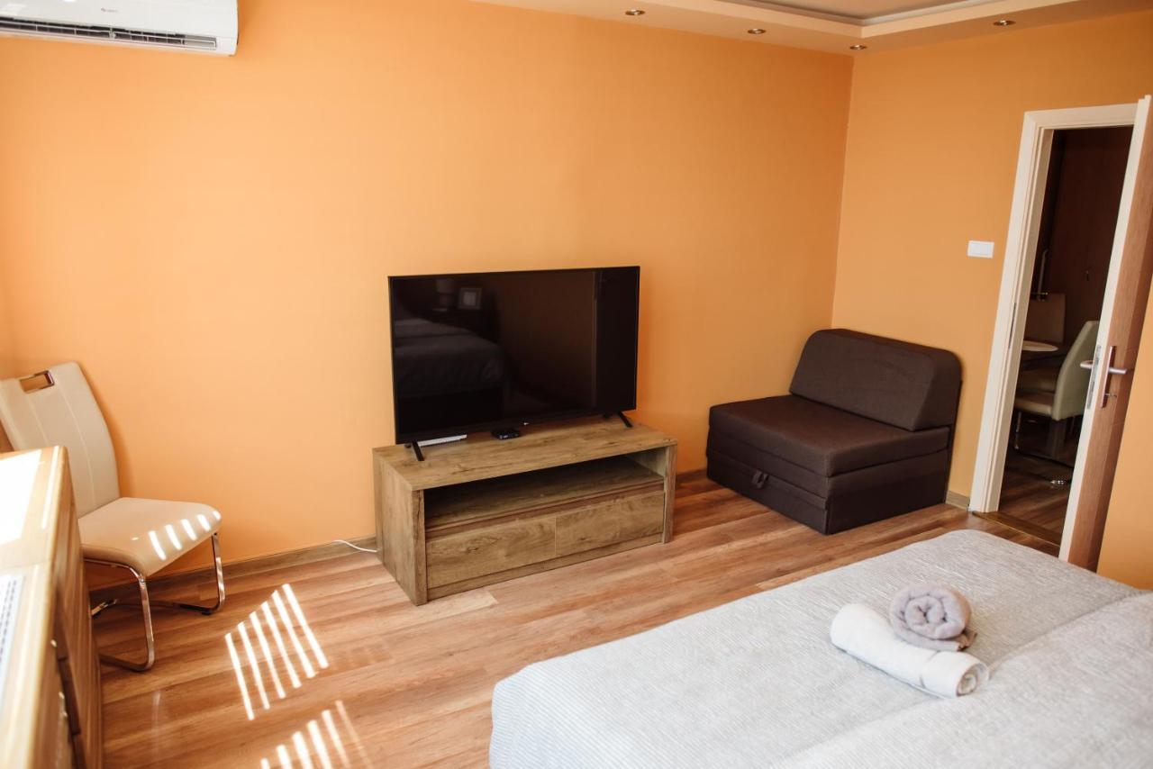 Lara Apartman Apartment Subotica Ngoại thất bức ảnh
